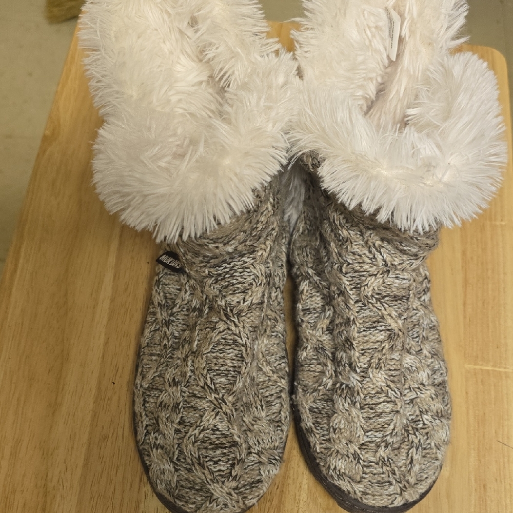 Muk Luks Women's Knit Slippers in Cream and Gray